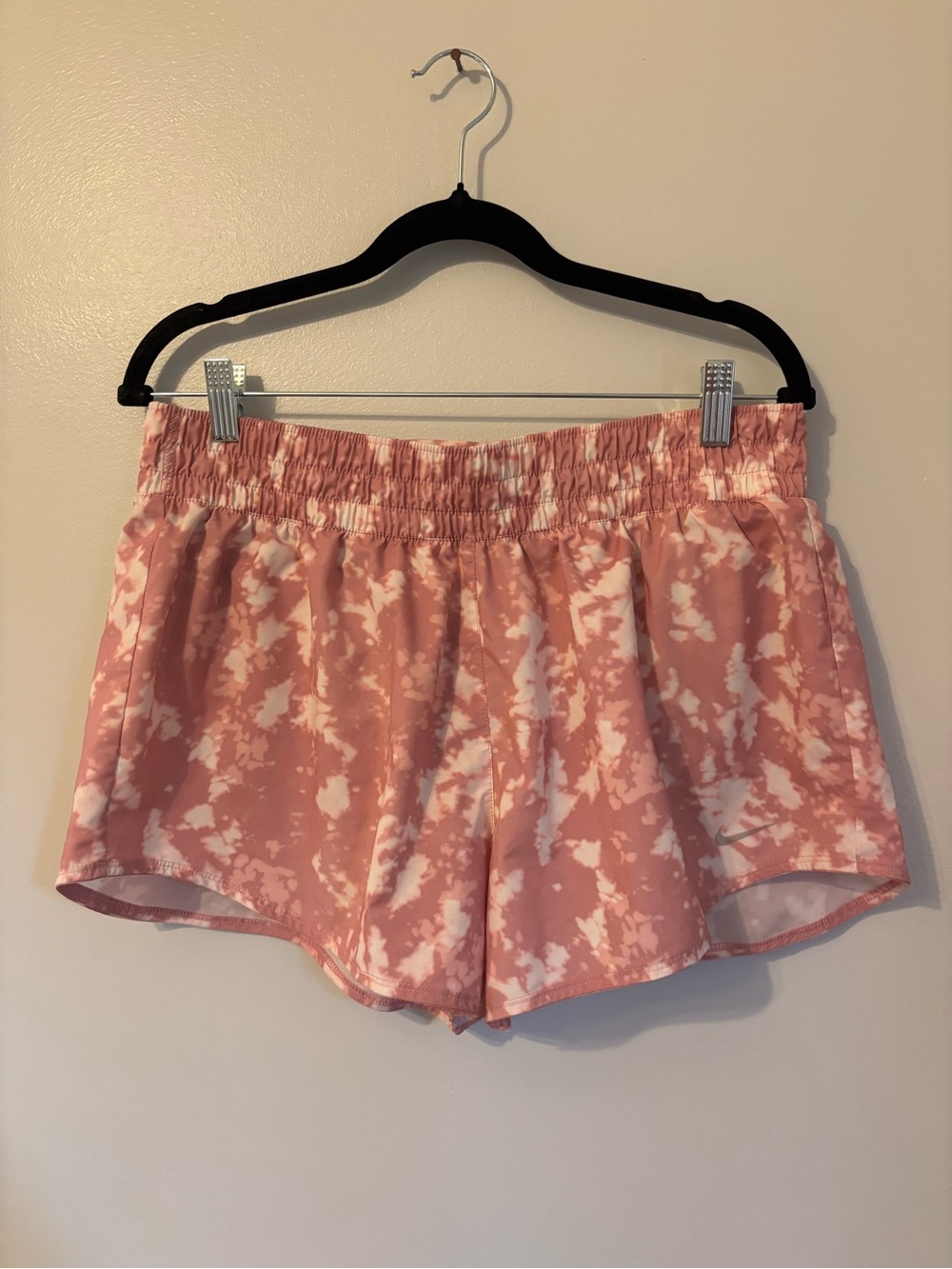 Nike Womens Dri-Fit Mid-Rise 3" Brief-Lined Printed Shorts Elemental Pink large